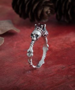 Elegant gothic Skull ring