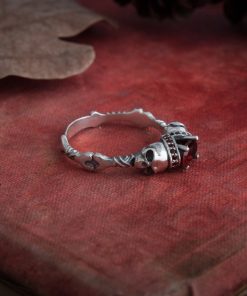Alternative view of Elegant gothic Skull ring