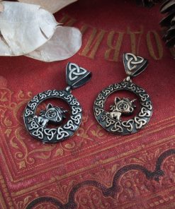 Alternative view of Unicorn medallion, Trinity Knot