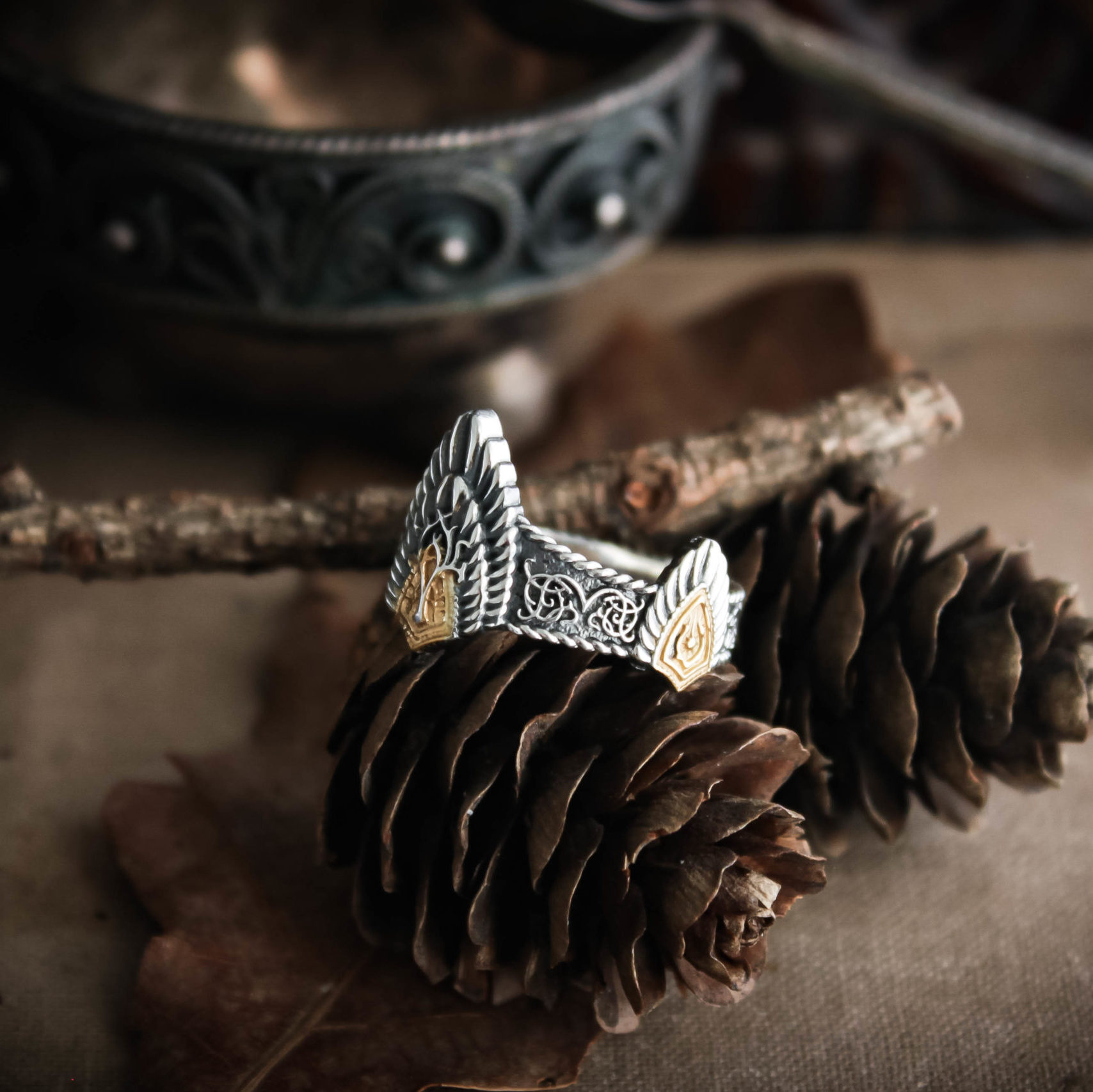 Crown of Aragorn/Elessar ring - Image 4