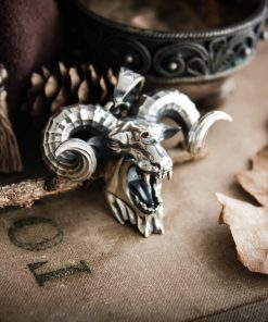 Alternative view of Chort medallion