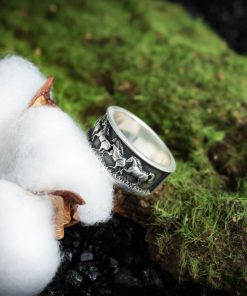 Alternative view of Horses Ring