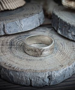 Alternative view of Silver Oak Ring